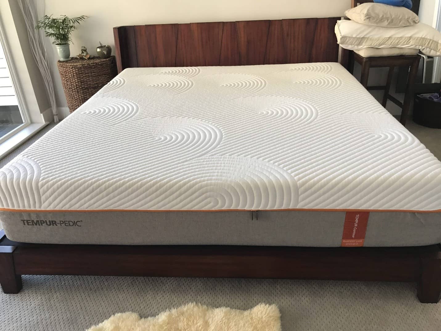 Platform bed with tempurpedic mattress