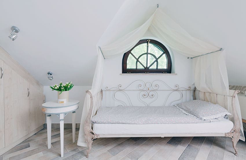 Canopy Bed Pros Cons Types Diy More, What Is A Canopy Over Bed Called