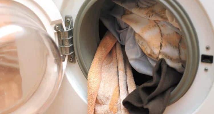 Washing Bed Sheets And Towels Together