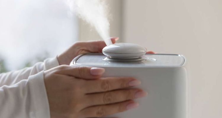 What are the benefits of using a humidifier during sleep