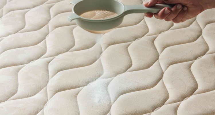how to clean mattress with baking soda