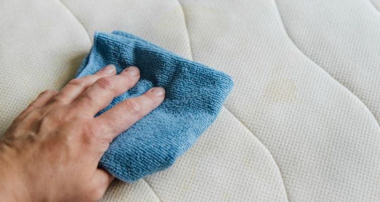 how to dry a mattress after bedwetting