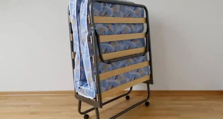 what is a rollaway bed in hotel