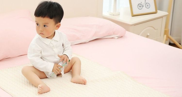 What Type of Mattress Protector Is Best For Babies