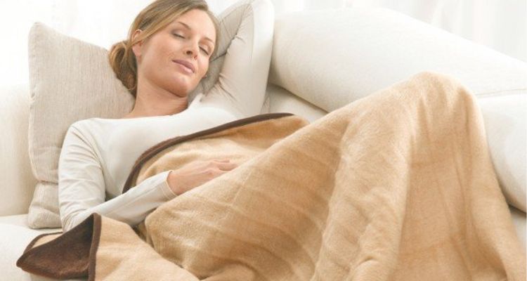 is it safe to sleep with an electric blanket on