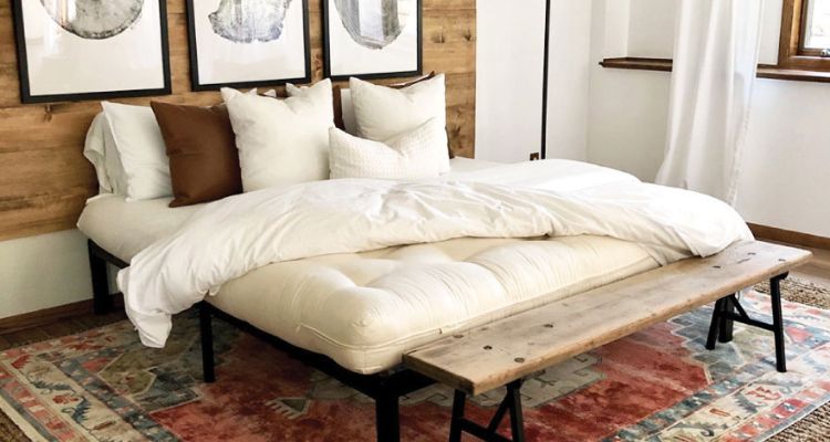What is the Difference Between Daybed and Futon