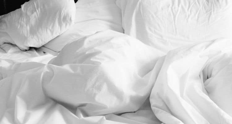 how to make sheets white again