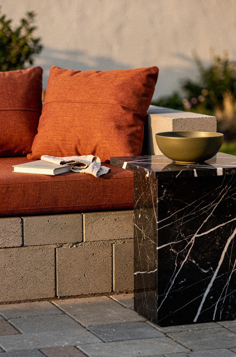 Cinder-Block Bench: Ugly Material, Beautiful Result