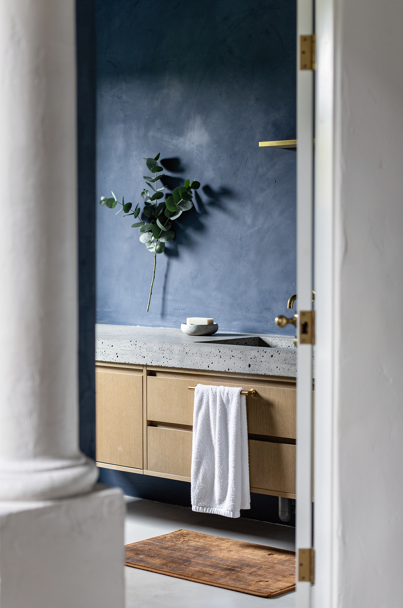Style the Vanity Counter With Three Objects Only