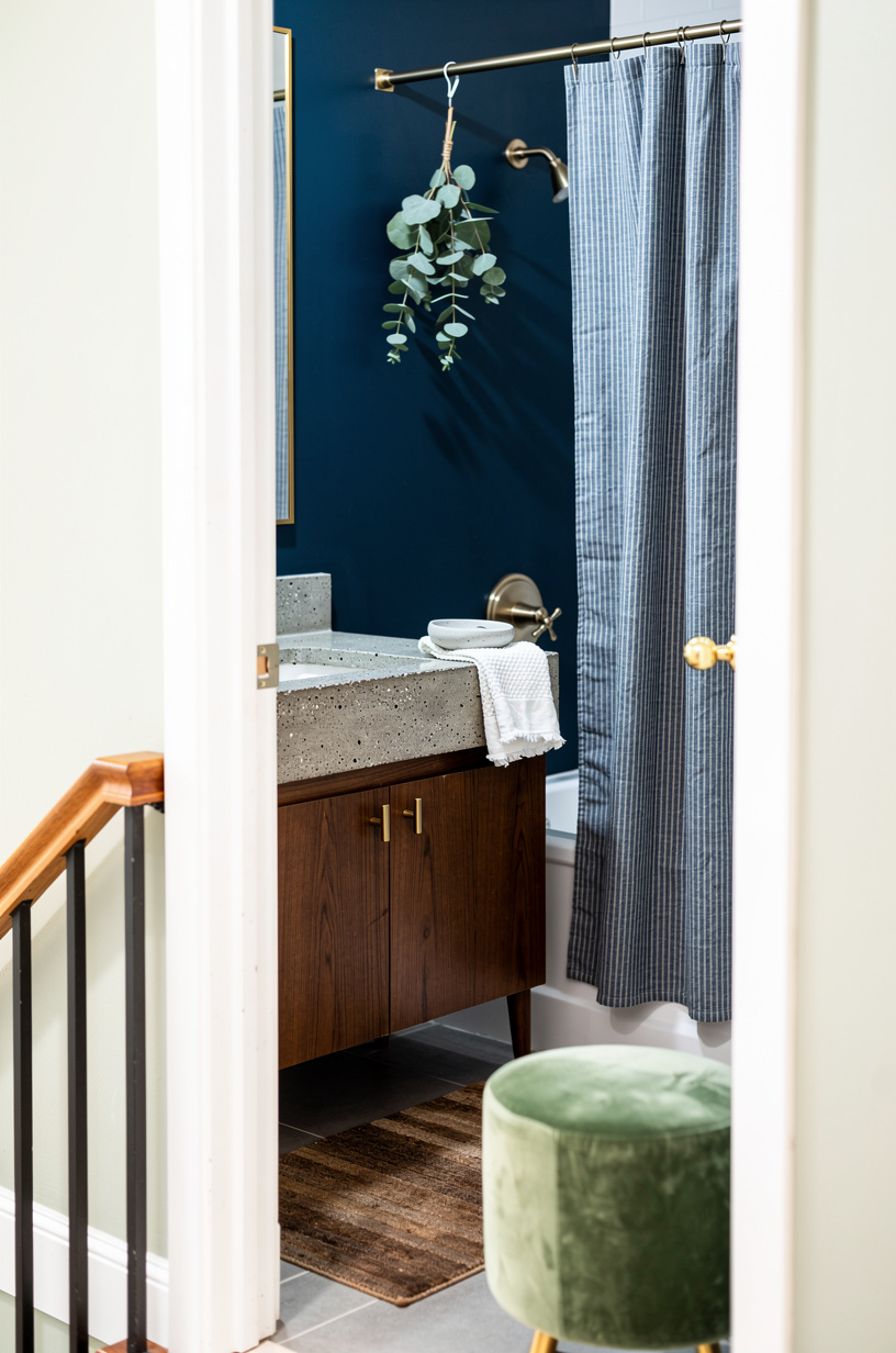 Use a Blue-and-White Stripe or Solid Blue Shower Curtain