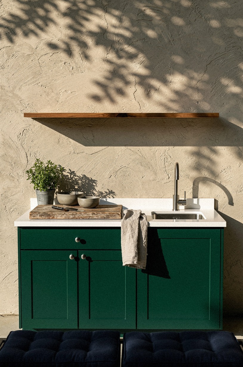 Paint base cabinets Farrow & Ball Studio Green No.93