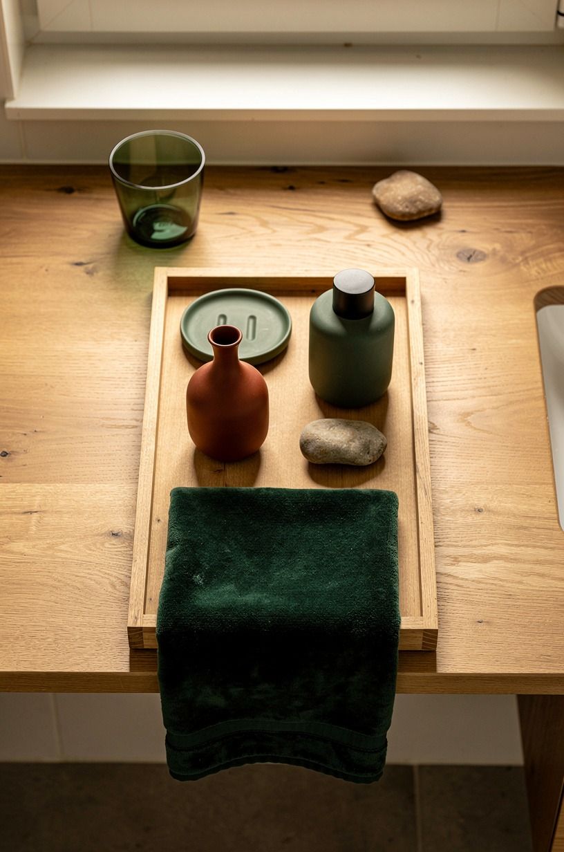 Start With a Narrow Tray That Leaves Breathing Room