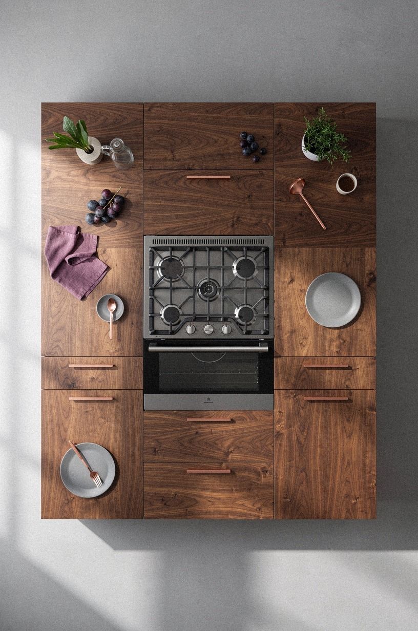 Why does centering the range between symmetric drawer banks work?