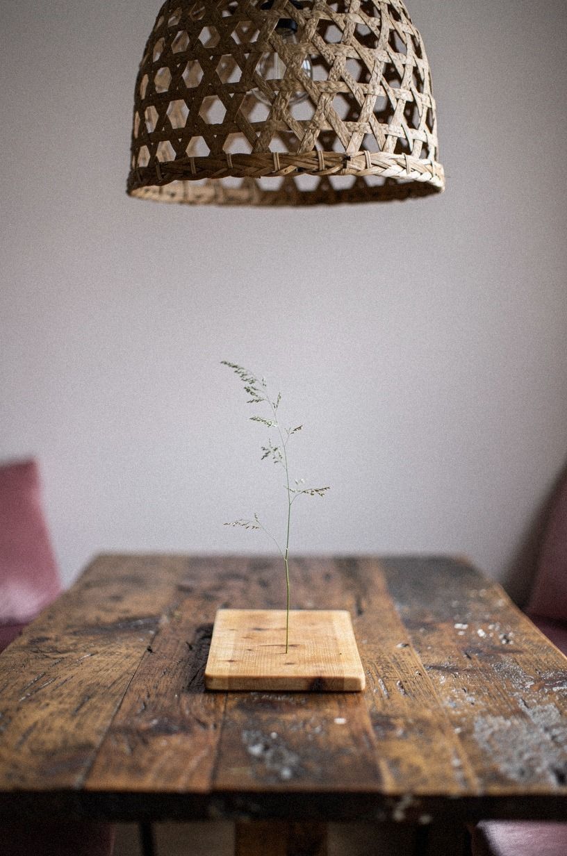 Leave a single stem on the bread board
