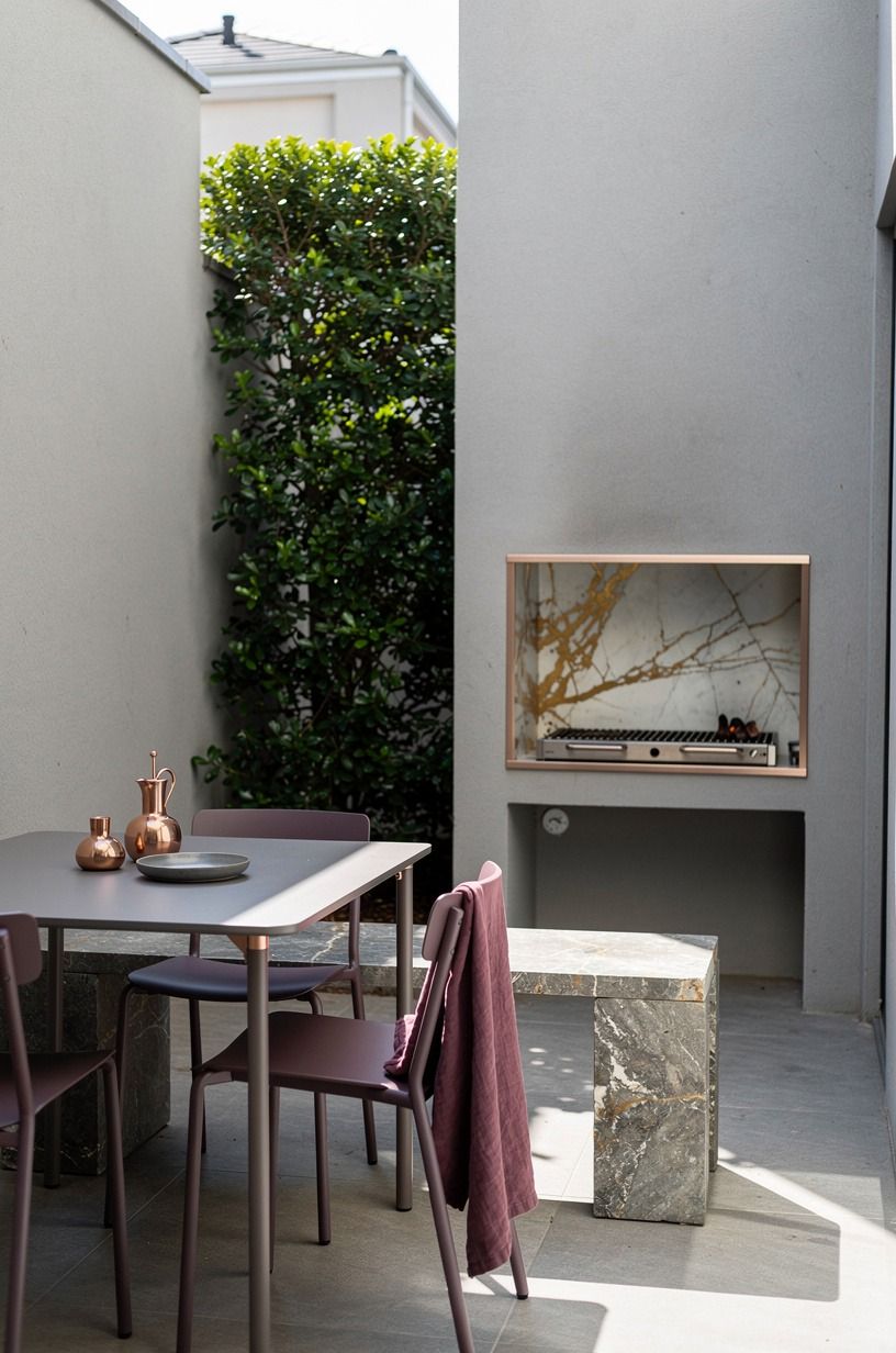 Can a narrow yard still fit a real cooking fireplace?