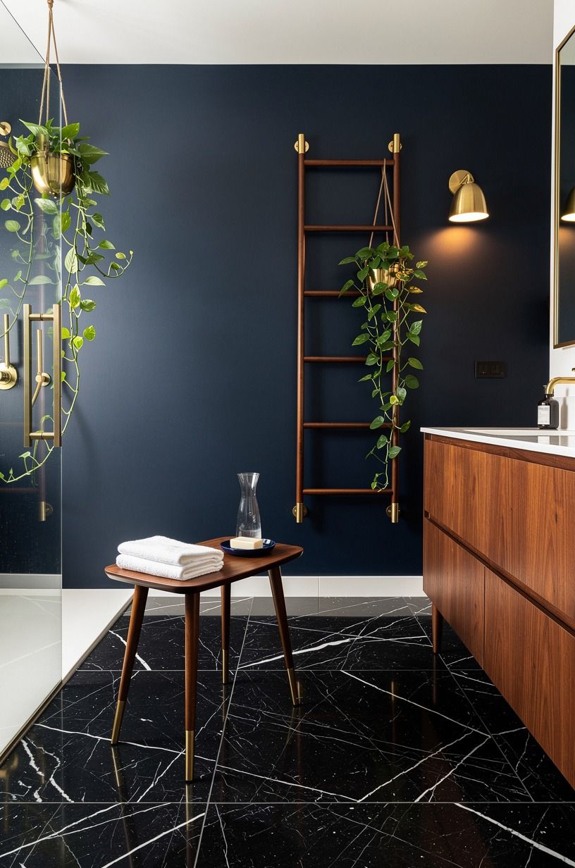 Hang pothos with the Shower-Steam Ladder