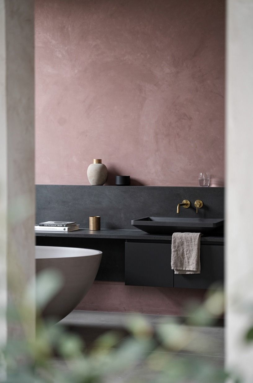 Pick plaster walls over fake texture for a dream house master bath