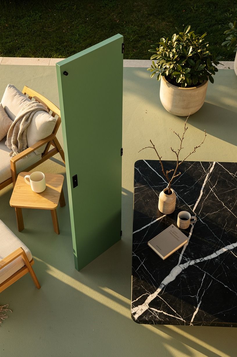 Paint a movable panel in a strong outdoor color