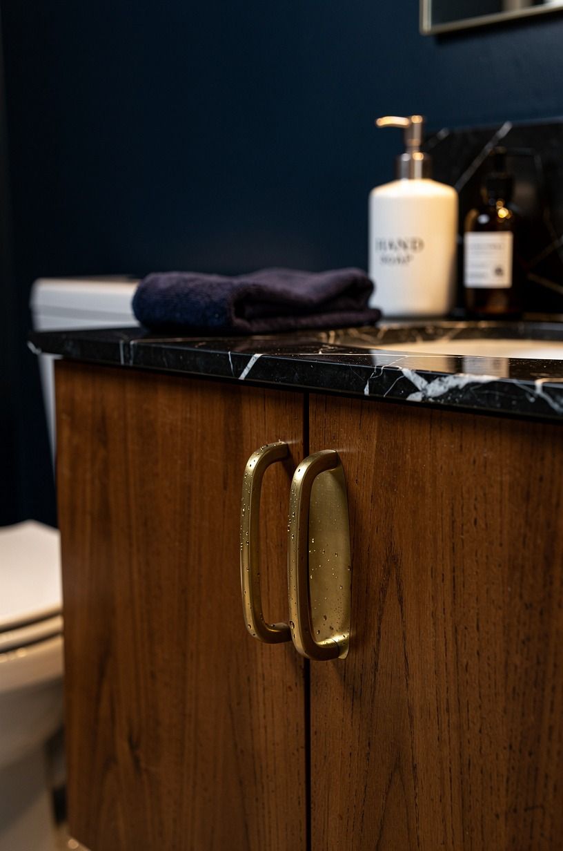 Choose a handle that feels good in wet hands