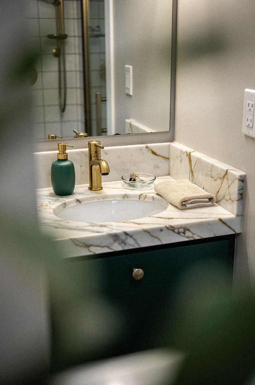 Style a Compact Vanity with the Three-Object Limit