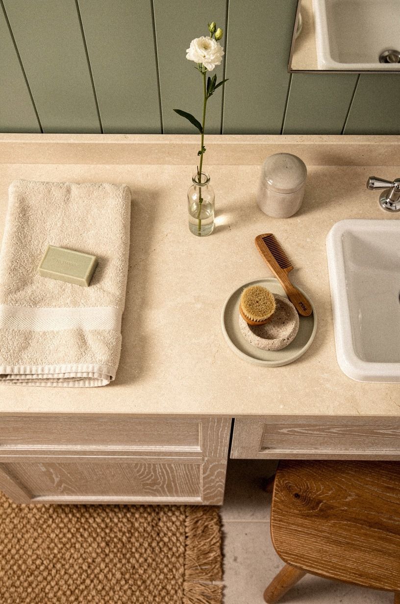 Create an aesthetic bathroom setup with one tall stem