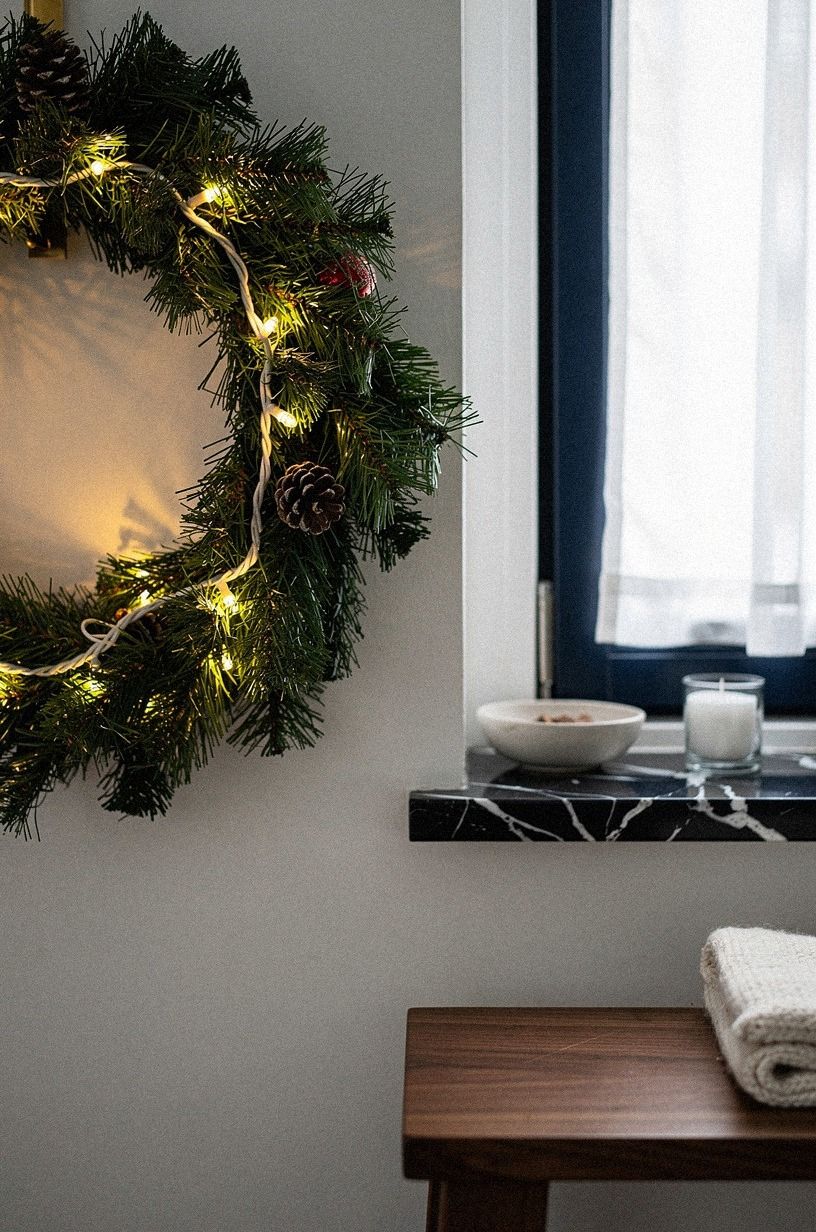 Frame a wreath with a quiet color story