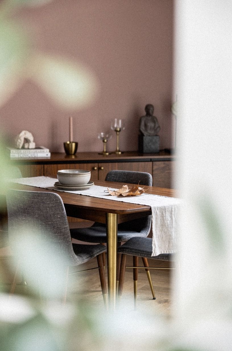 One Leaf, Not a Bouquet, for a Small Thanksgiving Table