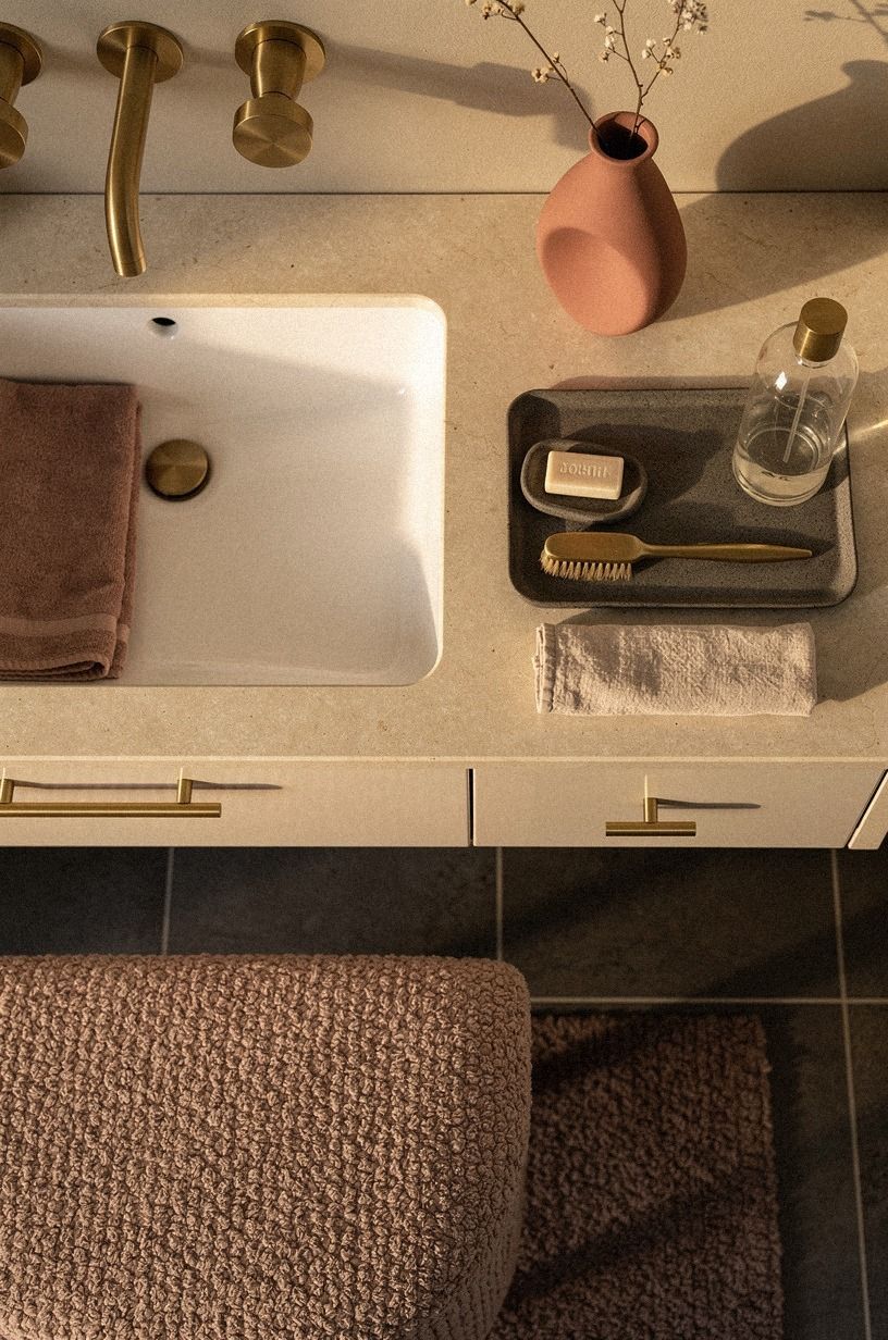 Keep Hardware Simple Instead of Shiny