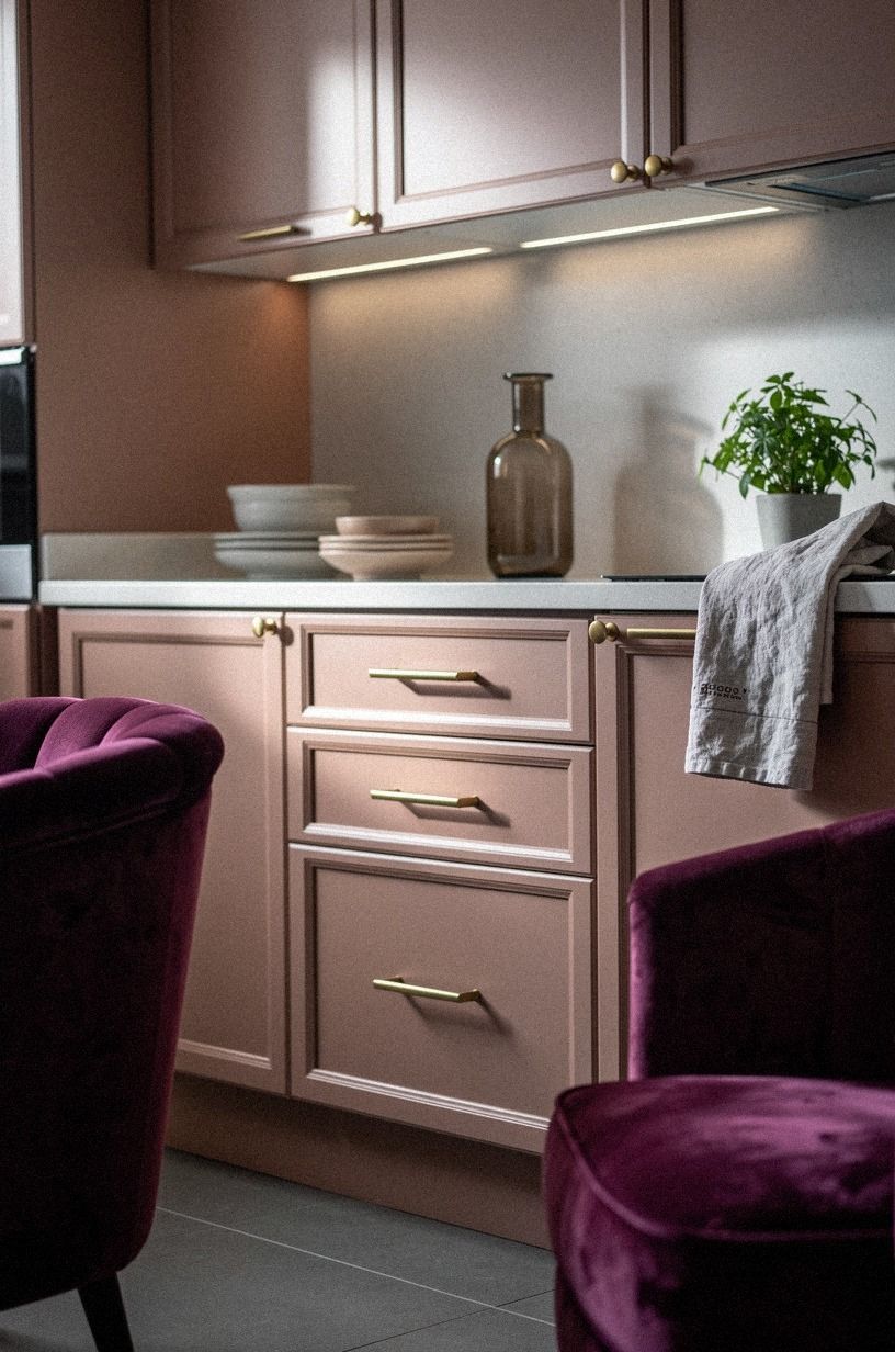 Light the Handles With the Under-Cabinet Glow