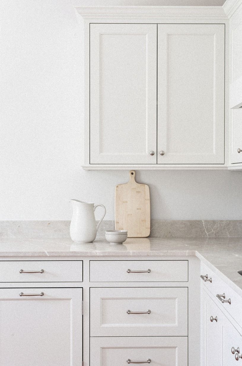 Style the counter with a three-object rule