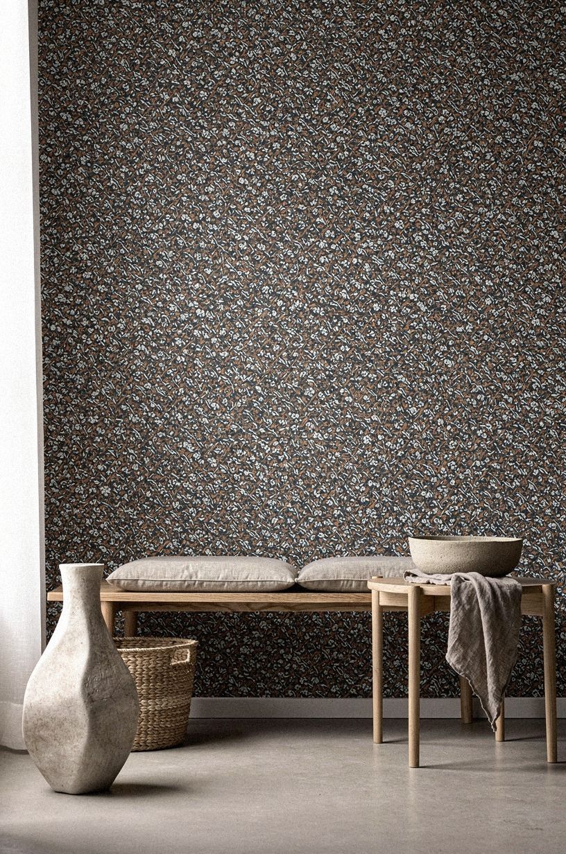 Choose Small-Scale Prints Over Giant Motifs